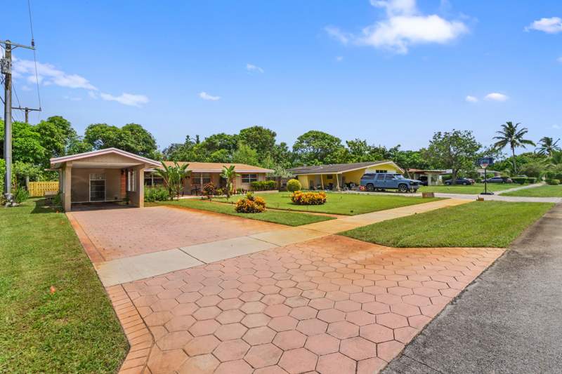 4 bedroom Single Family Residence at 316 NW 44th Avenue, Westgate Lake Manors, Plantation — photo 2