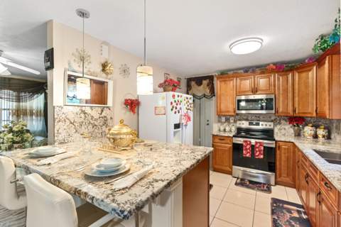 316 NW 44th Avenue, Plantation FL - photo 6 of 37