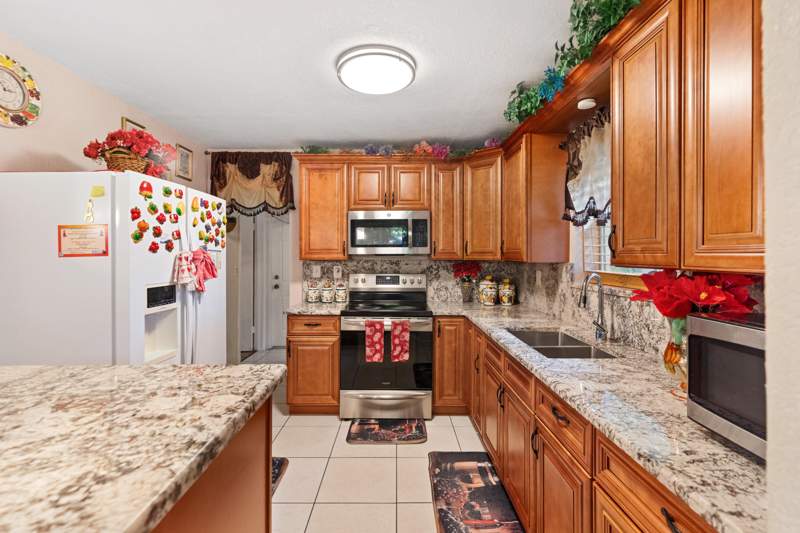 4 bedroom Single Family Residence at 316 NW 44th Avenue, Westgate Lake Manors, Plantation — photo 4
