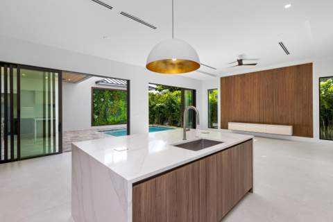 827 SE 2nd Avenue, Delray Beach FL - photo 9 of 41