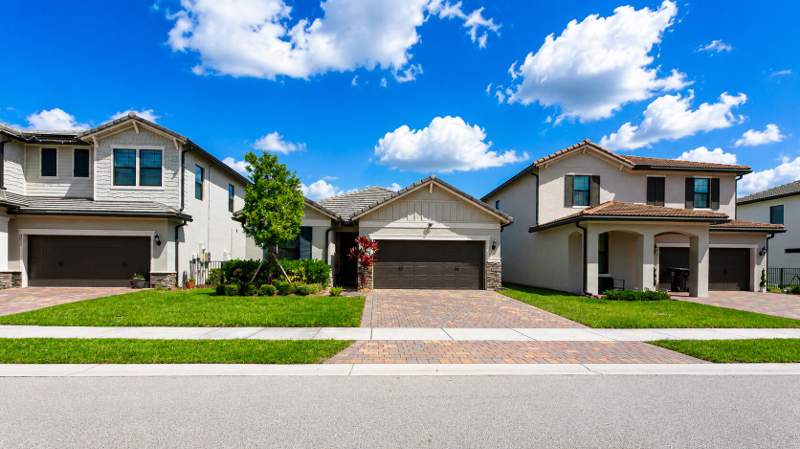 4 bedroom Single Family Residence at 8231 Tailshot Court, Fields At Gulfstream Polo, Lake Worth — photo 2