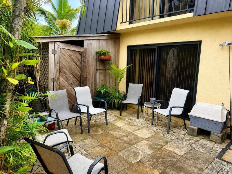 2 bedroom Townhouse at 2452 Waterside Drive, Waterside Estates, Lake Worth Beach — photo 2