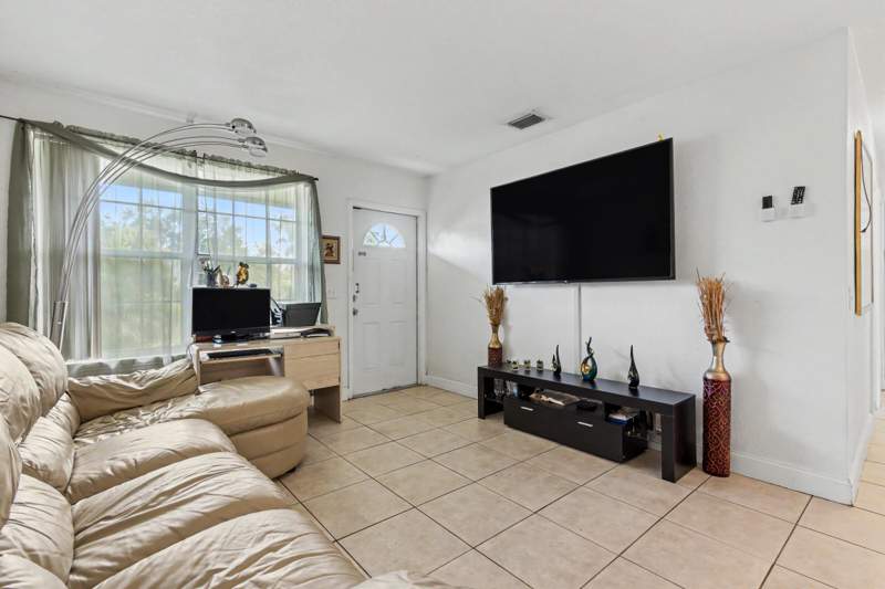 4 bedroom Single Family Residence at 6714 Atlanta Street, Driftwood Acres No 3, Hollywood — photo 5