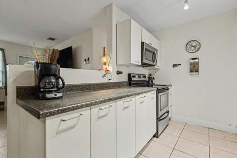 6714 Atlanta Street, Hollywood FL - photo 8 of 26