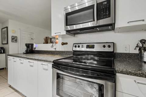 6714 Atlanta Street, Hollywood FL - photo 9 of 26