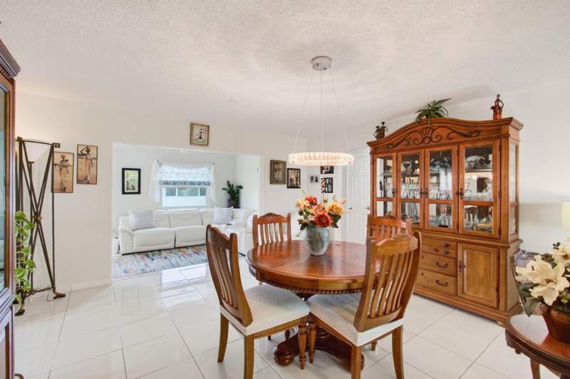 3 bedroom Single Family Residence at 2377 SW 8th Avenue, Palm Beach Leisureville Sec 6, Boynton Beach — photo 5