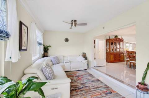 2377 SW 8th Avenue, Boynton Beach FL - photo 8 of 40