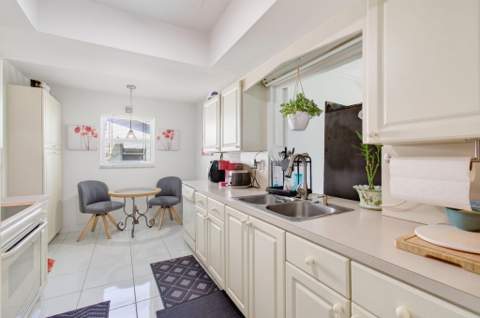 2377 SW 8th Avenue, Boynton Beach FL - photo 12 of 40
