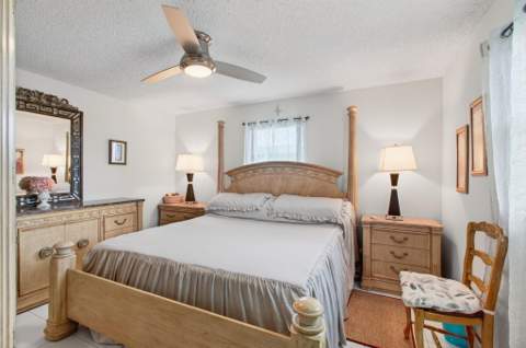 2377 SW 8th Avenue, Boynton Beach FL - photo 16 of 40