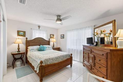 2377 SW 8th Avenue, Boynton Beach FL - photo 20 of 40