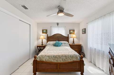 2377 SW 8th Avenue, Boynton Beach FL - photo 21 of 40