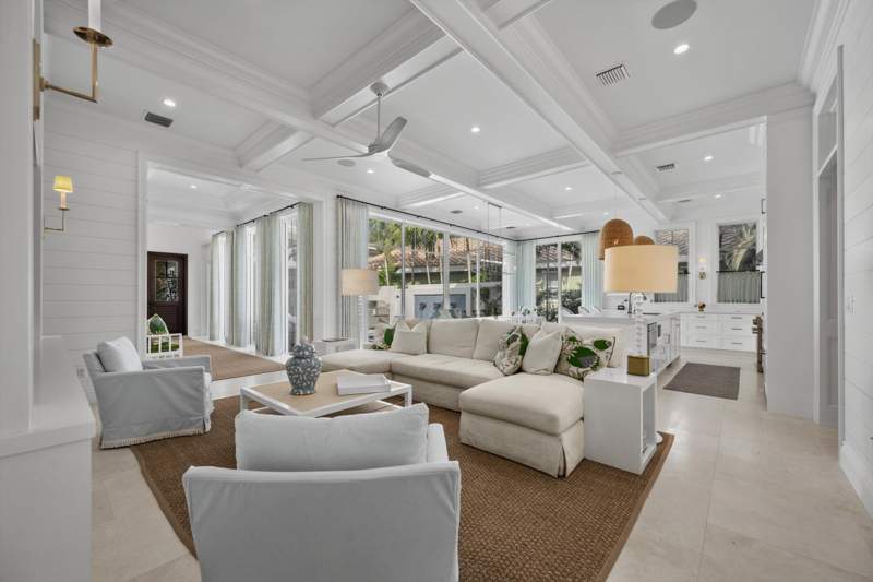 4 bedroom Single Family Residence at 104 Lanitee Circle, Maplewood Ph 1, Jupiter — photo 4