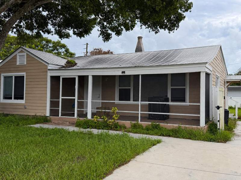 3 bedroom Single Family Residence at 1204 Easter Avenue, Cramer'S Addition, Fort Pierce — photo 2