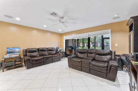 4321 Carambola Circle #403-F, Coconut Creek FL - photo 15 of 33