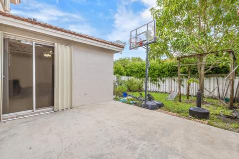 831 NW 130th Avenue, Pembroke Pines FL - photo 17 of 19