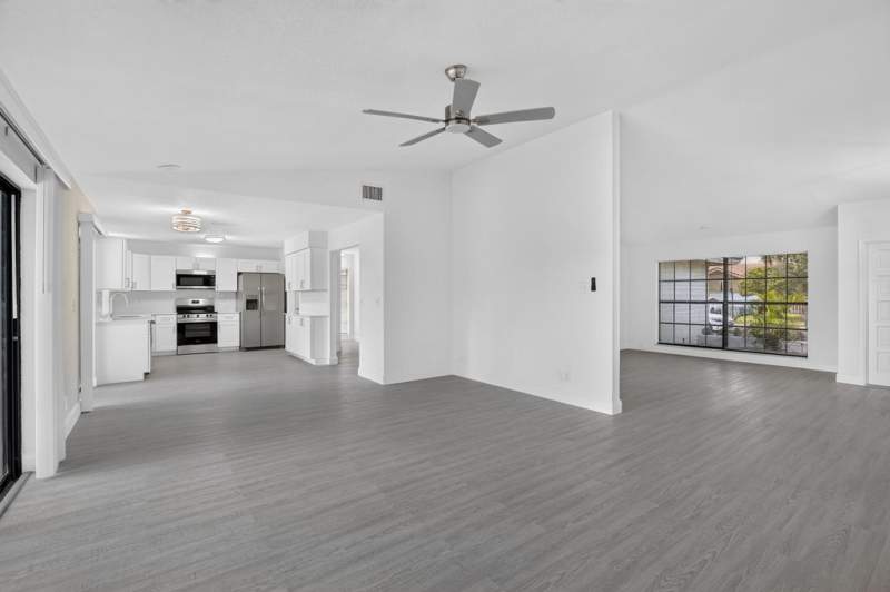 4 bedroom Single Family Residence at 9820 NW 15th Street, Jacaranda Lakes Section 8-B, Plantation — photo 4