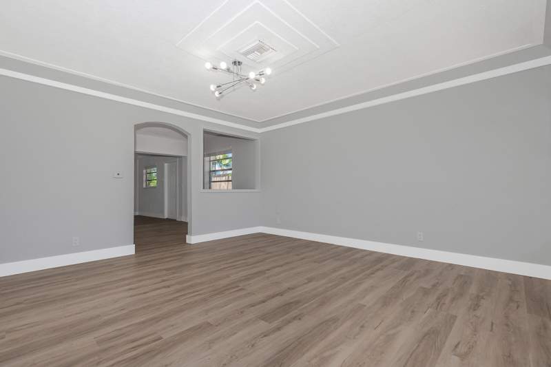 6 bedroom Single Family Residence at 6720 SW 17th Street, Broadview Country Club Estates, North Lauderdale — photo 3