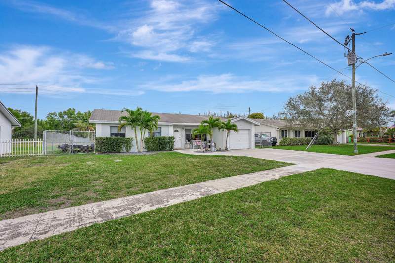 3 bedroom Single Family Residence at 4770 NW 113th Avenue, Sunrise Golf Village Sec, Sunrise — photo 3