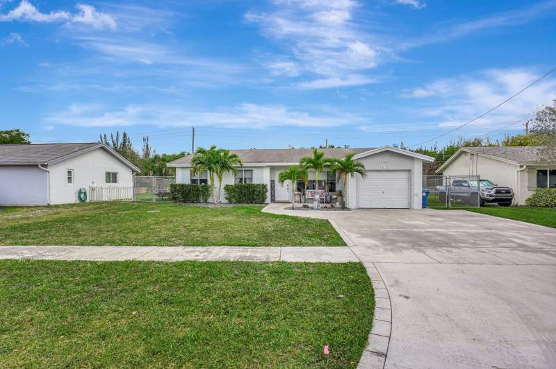 3 bedroom Single Family Residence at 4770 NW 113th Avenue, Sunrise Golf Village Sec, Sunrise — photo 2