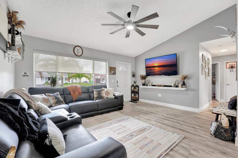 3 bedroom Single Family Residence at 4770 NW 113th Avenue, Sunrise Golf Village Sec, Sunrise — photo 5