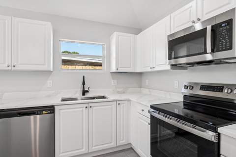 5232 SE 55th Terrace, Stuart FL - photo 6 of 38