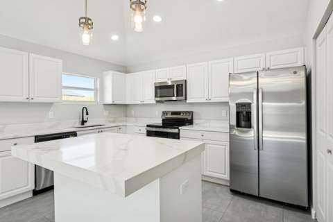 5232 SE 55th Terrace, Stuart FL - photo 7 of 38