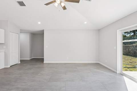 5232 SE 55th Terrace, Stuart FL - photo 10 of 38