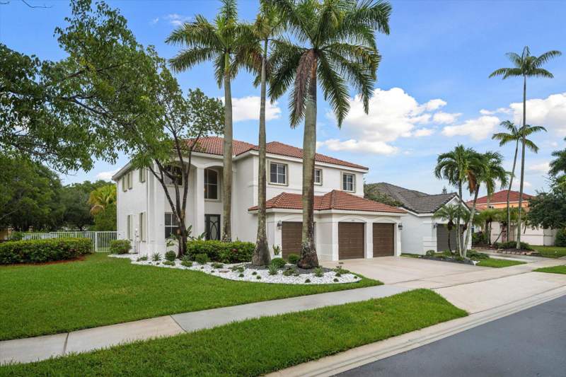 5 bedroom Single Family Residence at 890 Hawthorn Terrace, Sector 2-Parcels 12 13 14 15, Weston — photo 2