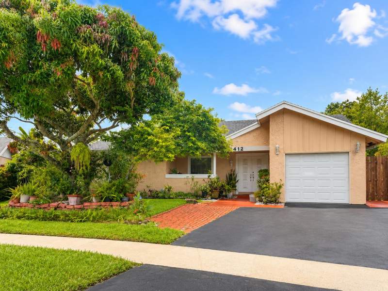 3 bedroom Single Family Residence at 1412 SW 75th Avenue, North Lauderdale Village Sec 6, North Lauderdale — photo 2