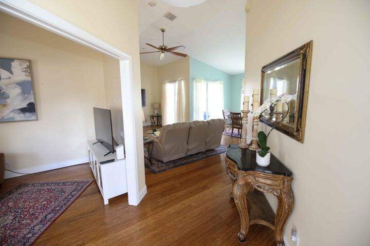 2 bedroom Single Family Residence at 454 NW Lismore Lane, Cascades At St Lucie West , Port St. Lucie — photo 4