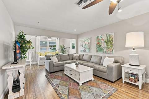 435 Bluebird Lane, Delray Beach FL - photo 9 of 31