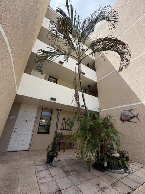 3452 NE Causeway Boulevard #102, Hutchinson Island FL - photo 7 of 23