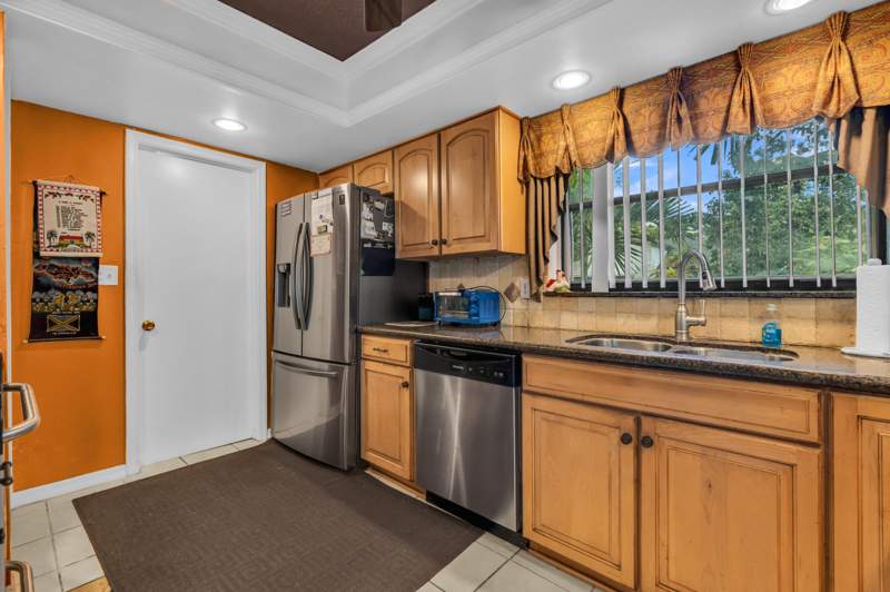 4 bedroom Single Family Residence at 3839 NW 72nd Drive, Crossings, Coral Springs — photo 4