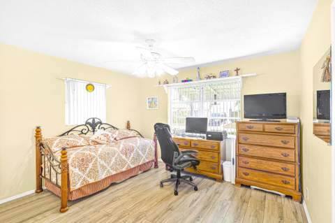 1103 Siesta Avenue, Boynton Beach FL - photo 12 of 31