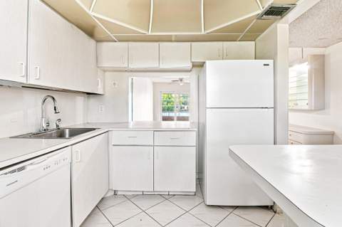 8321 Sands Point Boulevard #D305, Tamarac FL - photo 10 of 30
