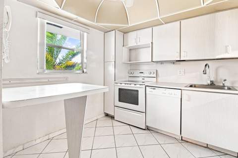 8321 Sands Point Boulevard #D305, Tamarac FL - photo 19 of 30