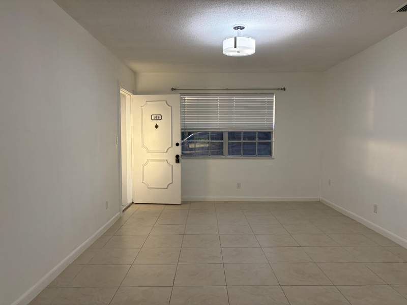 2 bedroom Condominium at 298 SW 6th Street #109, Golden Arrow Condo, Boca Raton — photo 4