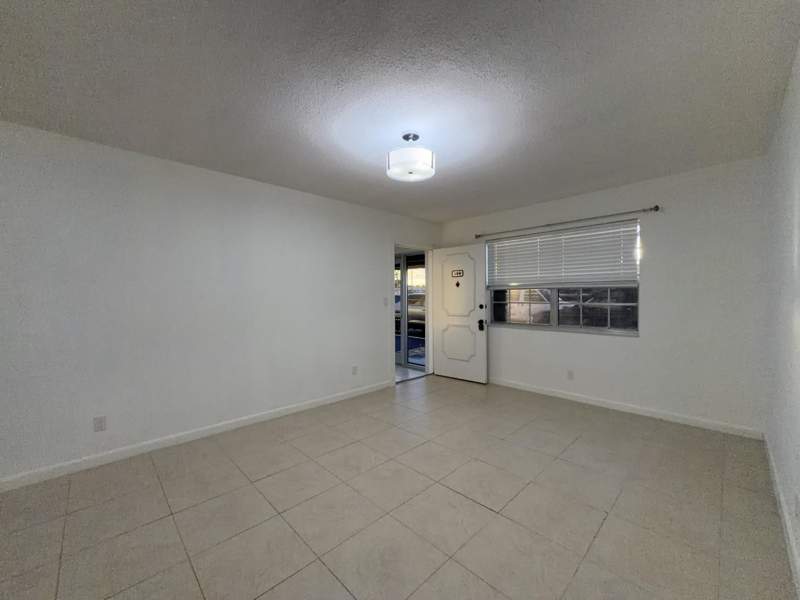 2 bedroom Condominium at 298 SW 6th Street #109, Golden Arrow Condo, Boca Raton — photo 5
