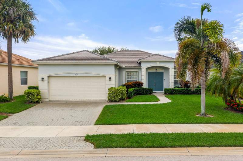 3 bedroom Single Family Residence at 531 SW Lake Manatee Way, Lakeforest At St Lucie West Phase 1, Port St. Lucie — photo 3