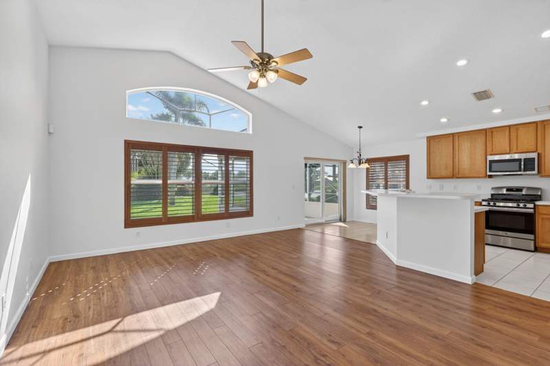 4 bedroom Single Family Residence at 1021 SE Westminster Place, Willoughby (Aka Willoughby Glen), Stuart — photo 4