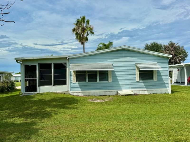 2 bedroom Mobile Home at 3333 Columbrina Circle, Savanna Club Plat III, Port St. Lucie — photo 4