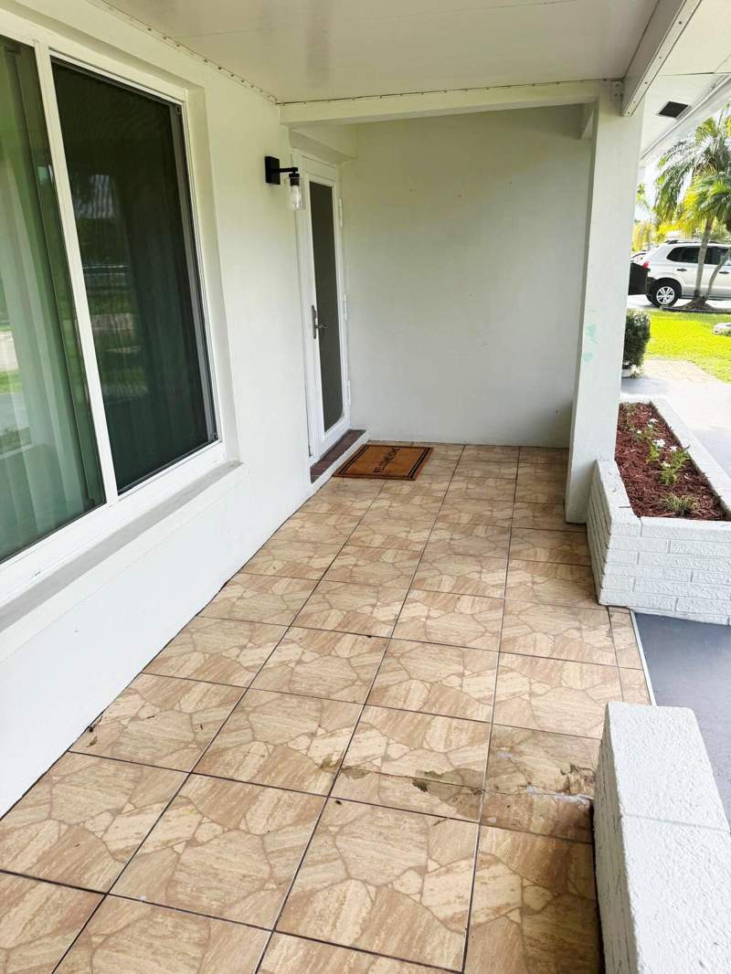 2 bedroom Single Family Residence at 4740 NW 49th Court, Mainlands Of Tamarac Lakes, Tamarac — photo 4