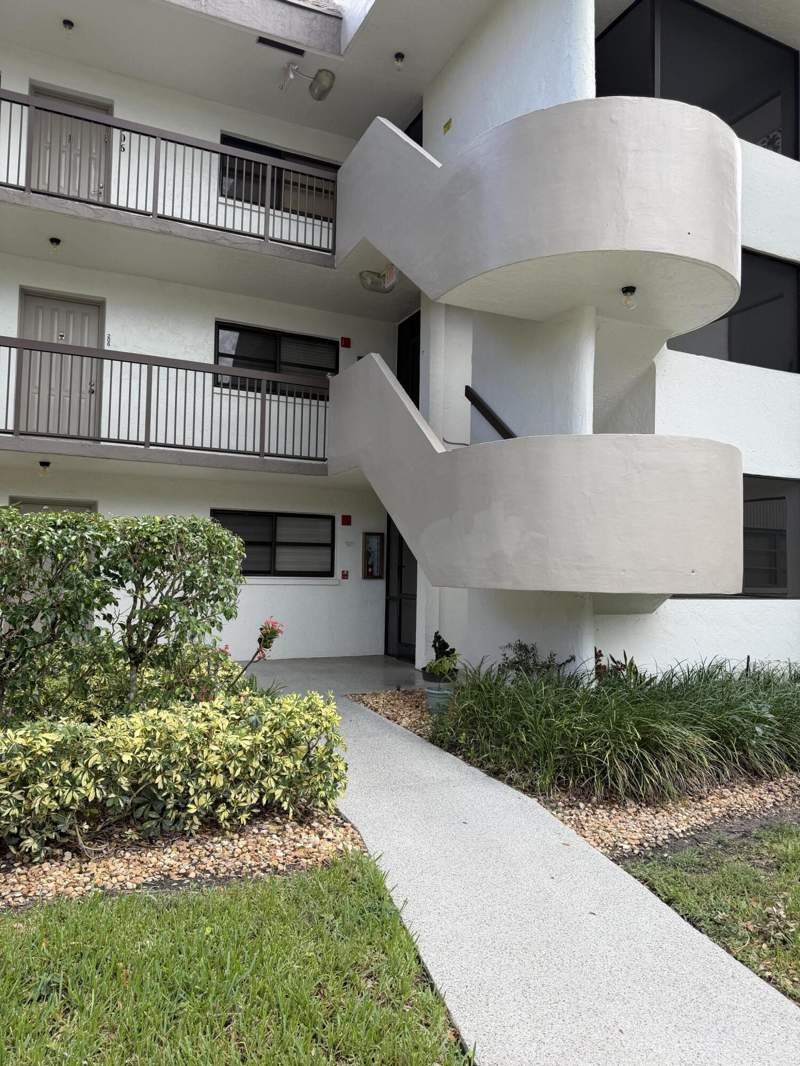 2 bedroom Condominium at 7625 NW 79th Avenue #Unit 107, Bonaire At Woodmont No 3, Tamarac — photo 3