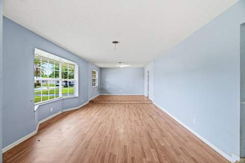 2700 NW 36th Avenue, Lauderdale Lakes FL - photo 6 of 31
