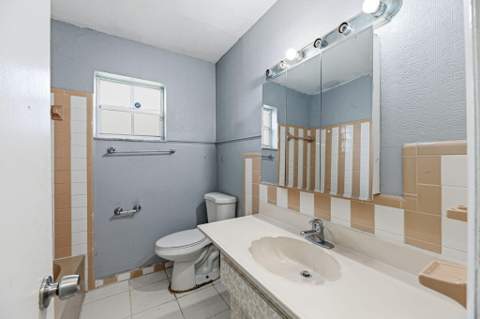 2700 NW 36th Avenue, Lauderdale Lakes FL - photo 24 of 31
