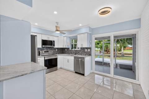 1873 SW 28th Terrace, Fort Lauderdale FL - photo 9 of 33