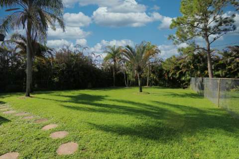 549 SE Cliff Road, Port St. Lucie FL - photo 6 of 53