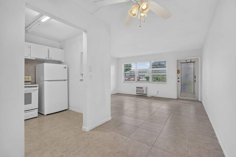 1 bedroom Condominium at 210 Canterbury J #1, Canterbury Condos, West Palm Beach — photo 5