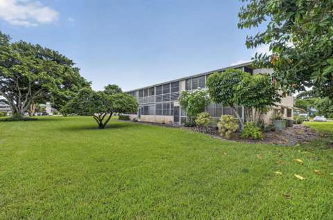 210 Canterbury J #1, West Palm Beach FL - photo 6 of 36