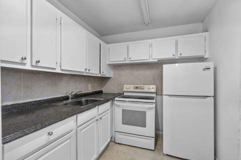 210 Canterbury J #1, West Palm Beach FL - photo 8 of 36